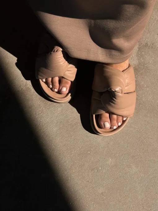 INUIKKI SANDAL SOFT CROSSED SLIPPER BEIGE